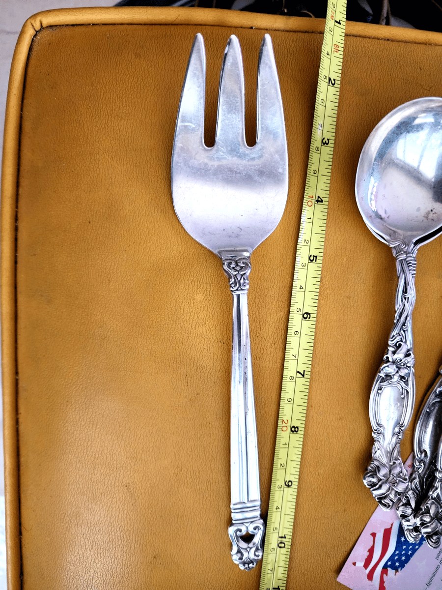 International Royal Danish Medium Solid Cold Meat Serving Fork 8 7/8"