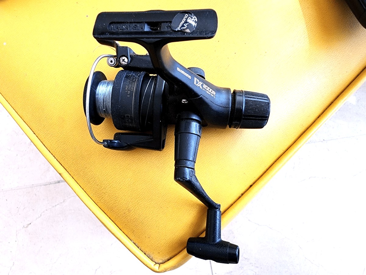 SHIMANO IX R2000  Light Action Spinning Reel 2000