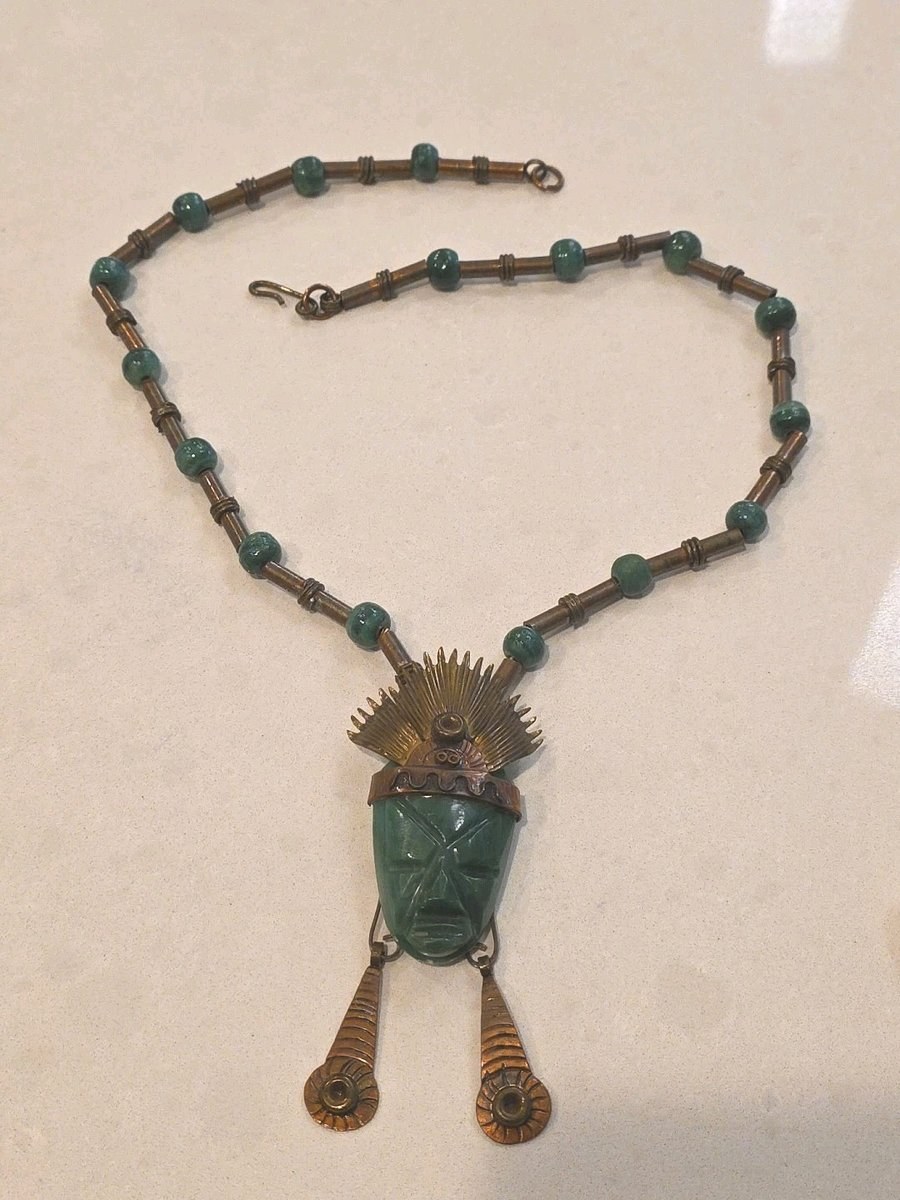 VERY STRIKING LARGE AZTEC DESIGN NECKLACE CARVED GREEN JADE STONE & COPPER 