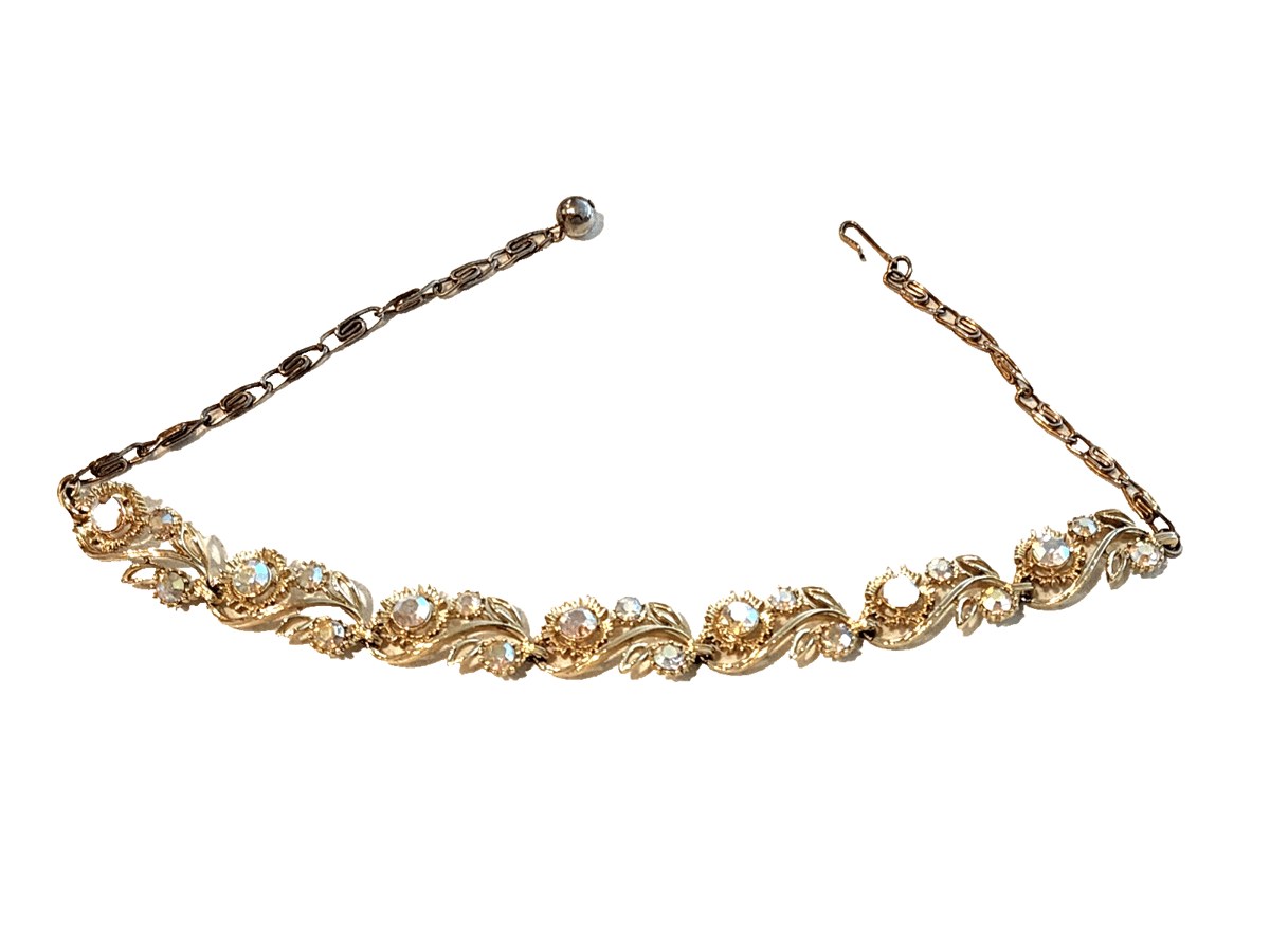 VINTAGE GOLD TONE AURORA BOREALIS RHINESTONE FLOWER NECKLACE