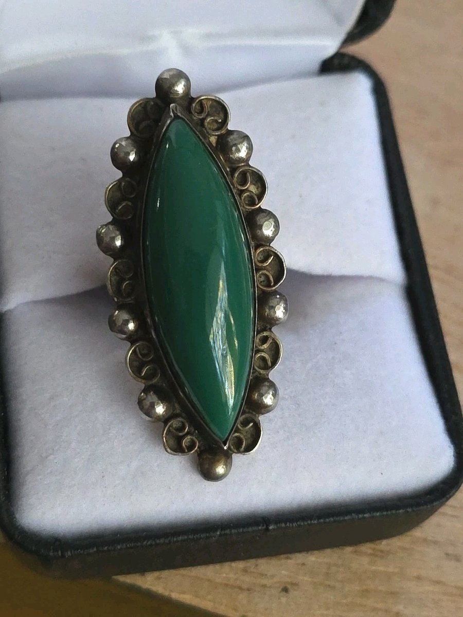 Vintage Sterling Silver Mexico Green Jade Ring Taxco Style Mid Century