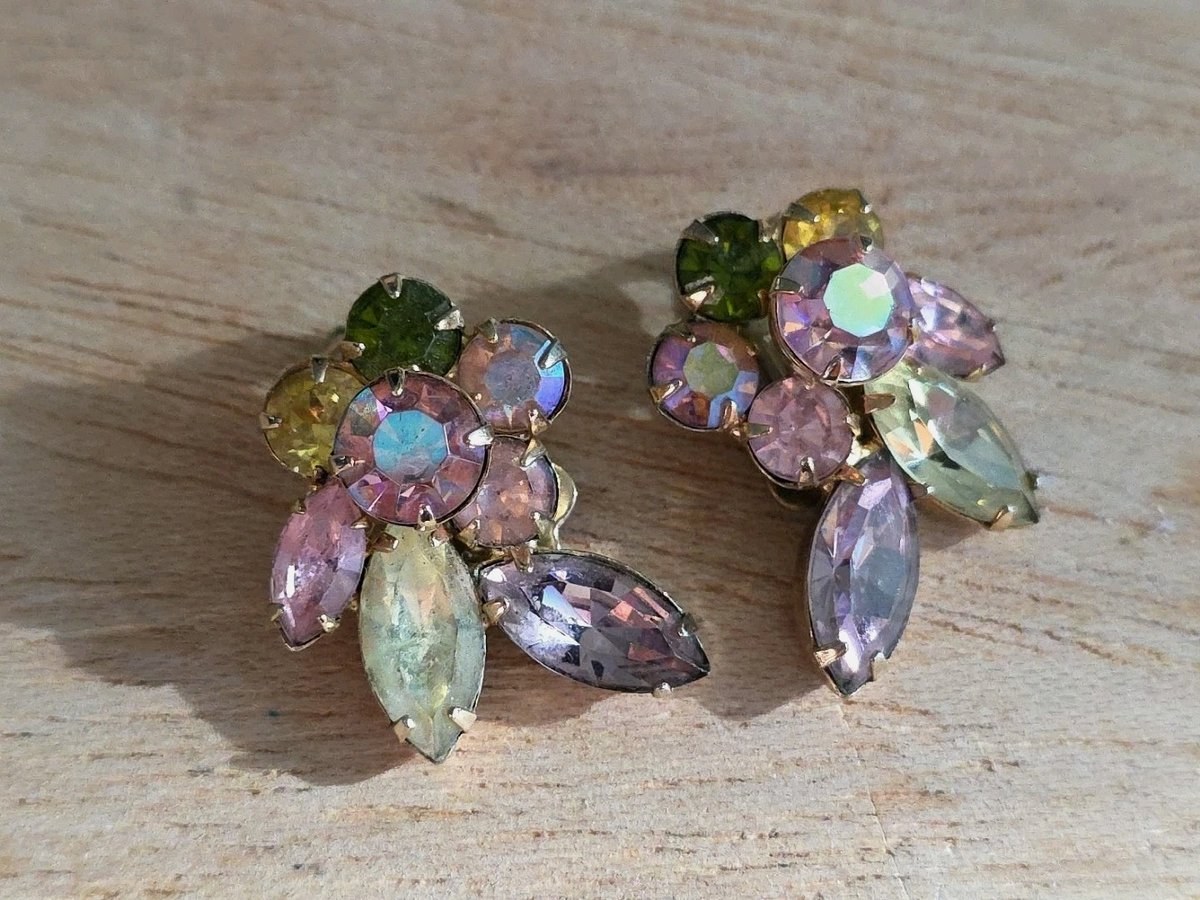 Vintage Weiss Watermelon Aurora Borealis Stunning Clip On Earrings