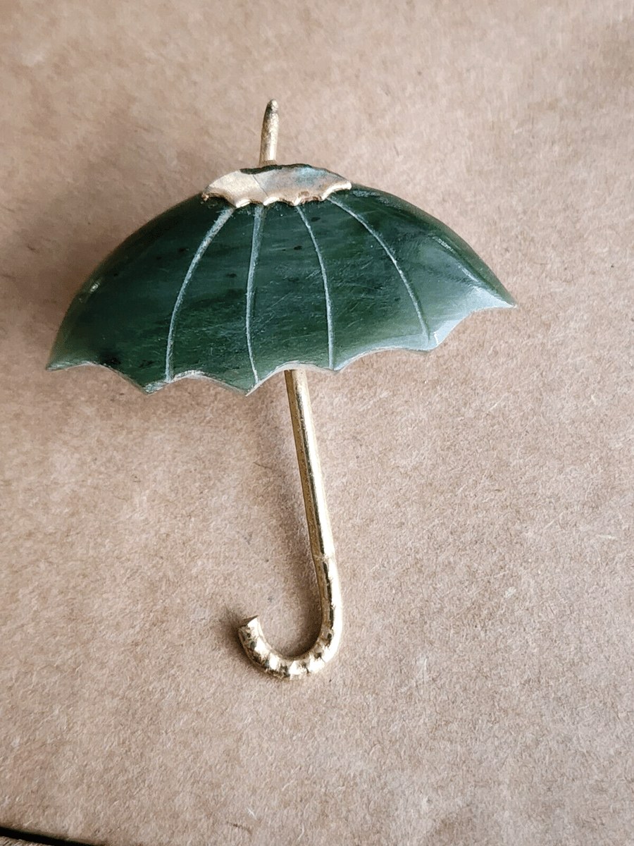 Vtg 1966 Designer Swoboda Brooch Pin Jade Grade A Green Carved Umbrella Gold Pl