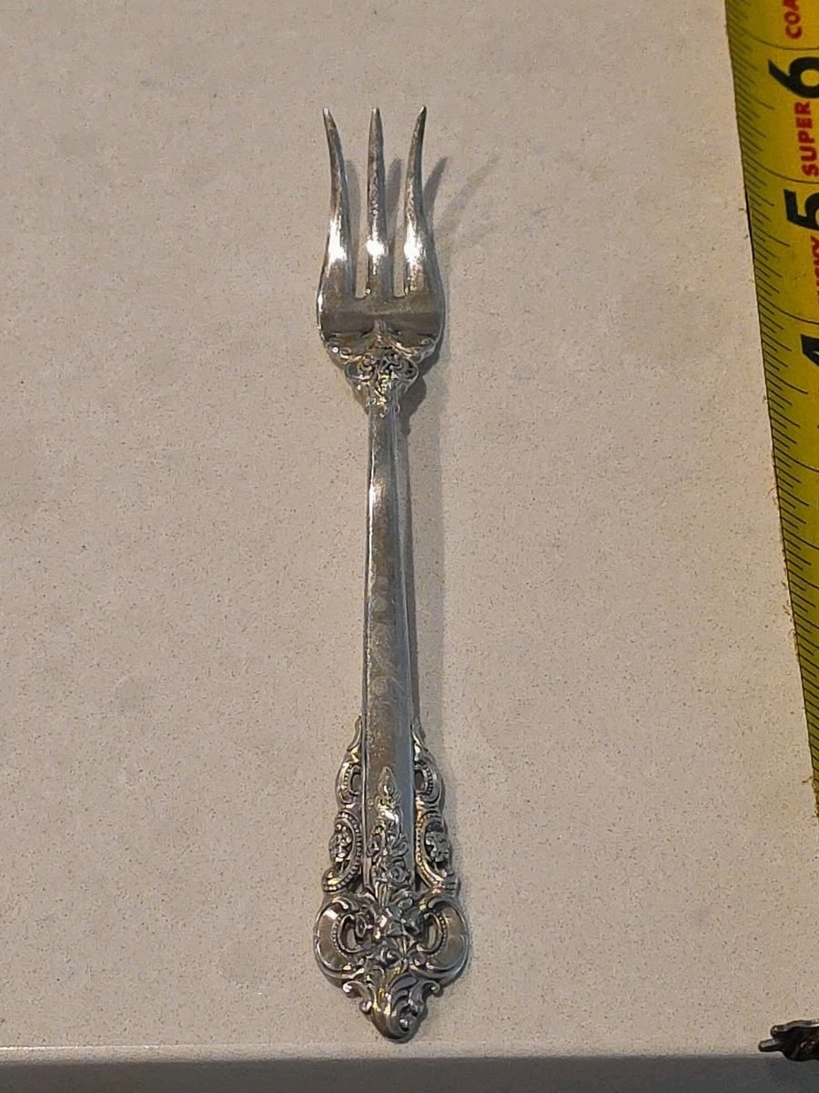 WALLACE GRAND BAROQUE STERLING SILVER COCKTAIL SEAFOOD FORK 5 1/2'' NO MONOGRAM