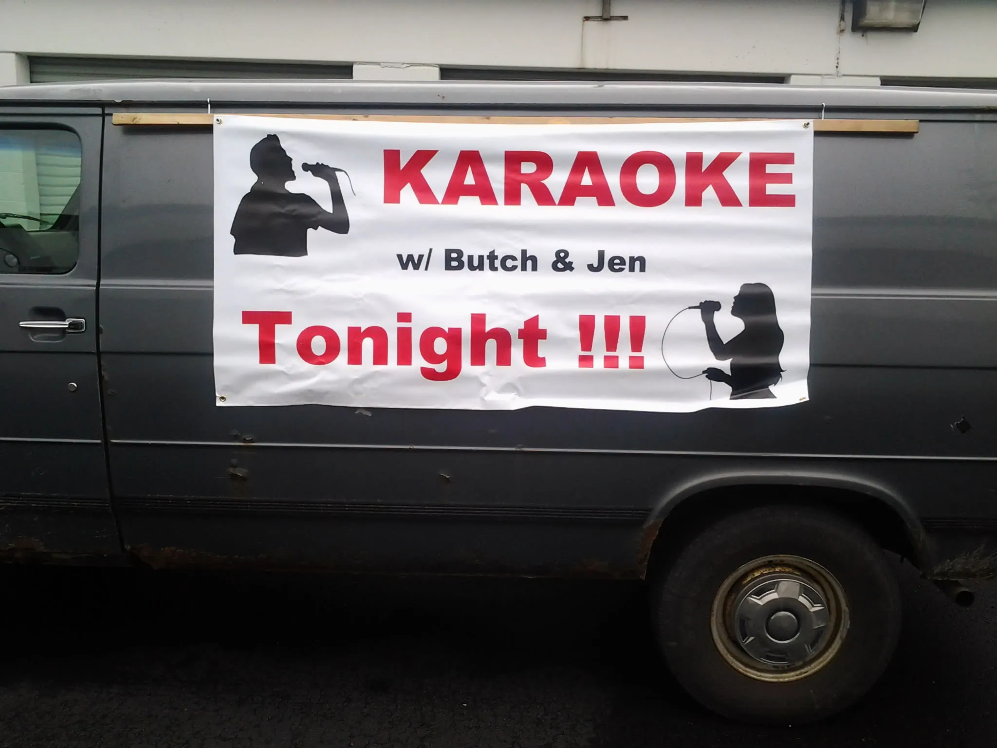 XL Entertainers karaoke equipment vehicle