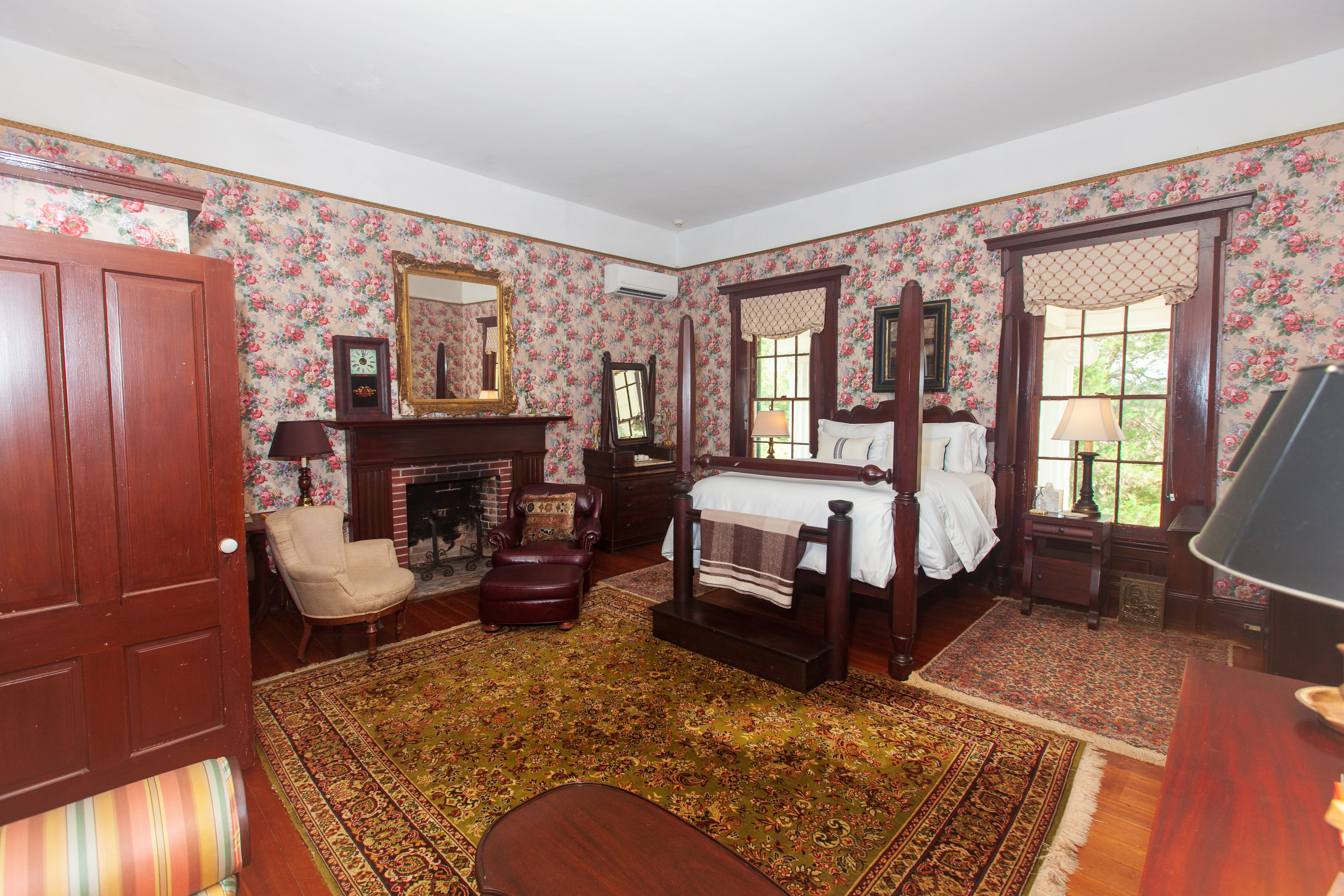 Furnished room at Woodlawn Plantation