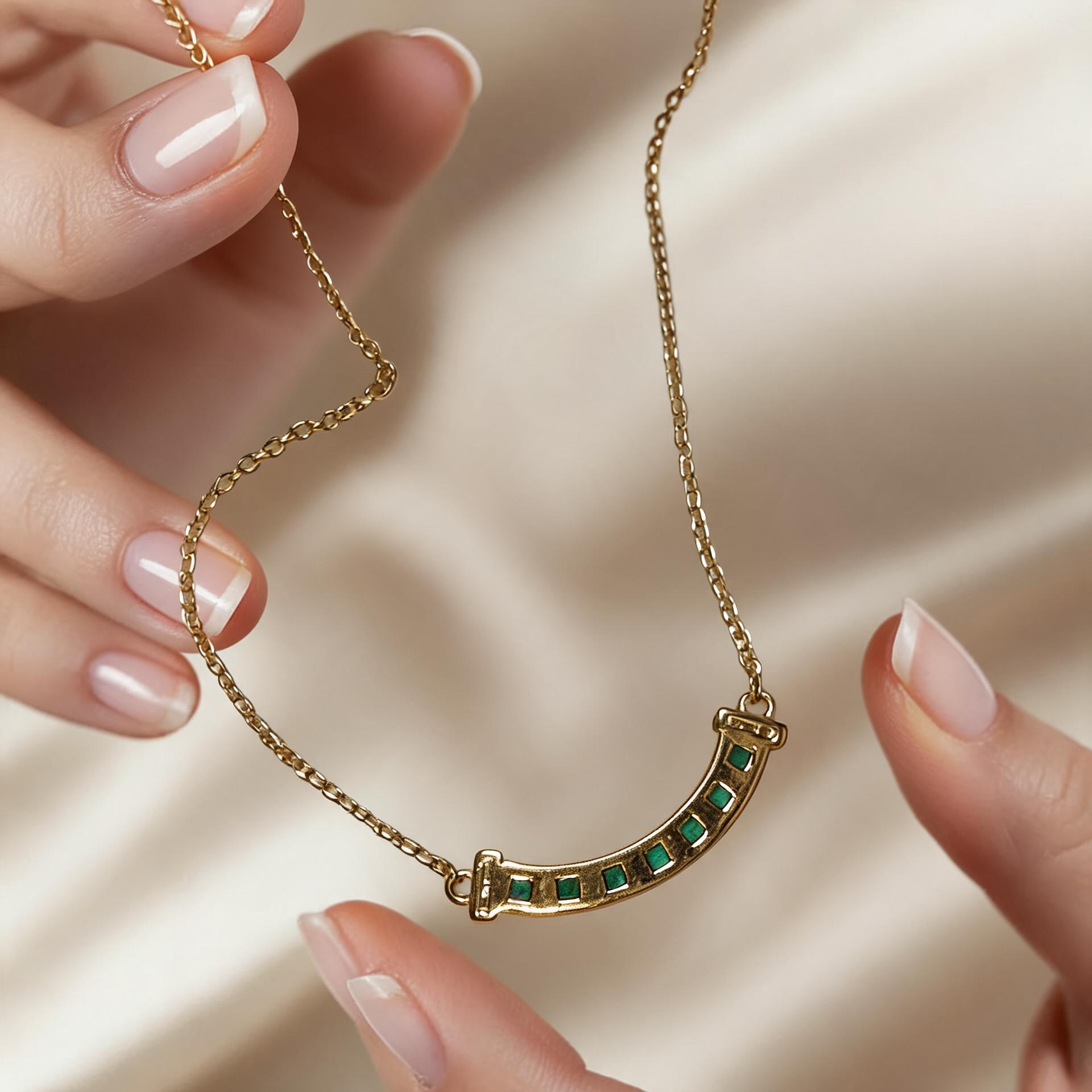 Natural Emerald Chain Necklace close-up