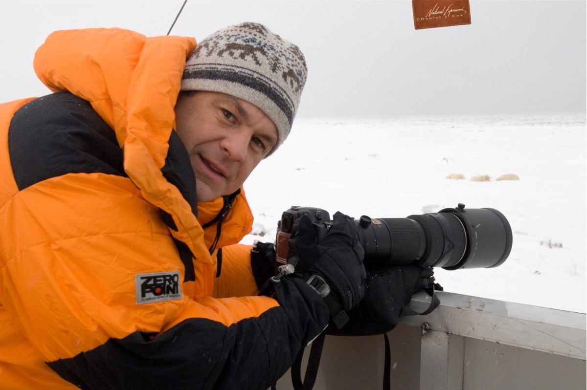How to photograph polar bears from a thunder buggy