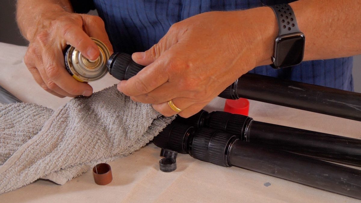 How to clean your tripod legs