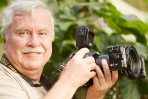 Neil with Nikon's R1 Closeup Lighting System in Costa Rica.