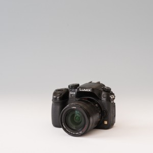 Lumix GH-3 body – 19.4 oz 14-140 mm lens – 9.35 oz Total weight – 28.75 oz