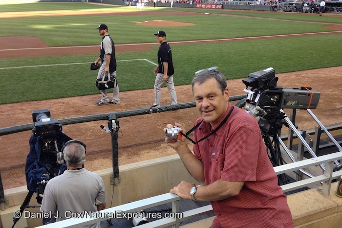 Wishing I was down there in the camera crew pit which was just to the left of my seat, right behind the White Sox dugout. Man those other guys have big cameras. 