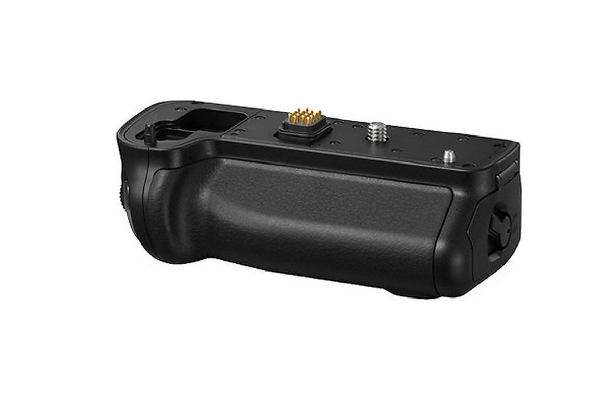 Same battery grip works on both the GH3 and GH4.