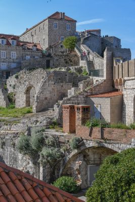 ‘Walking the wall’ in Dubrovnik