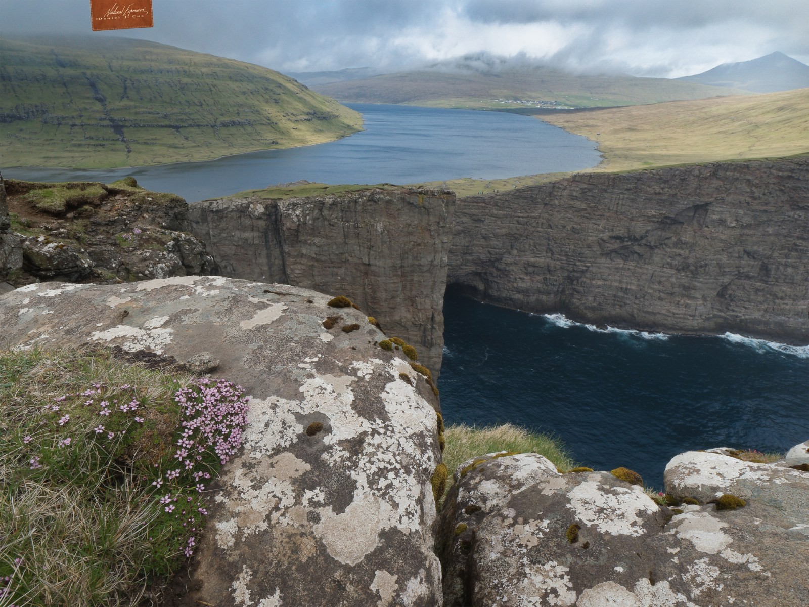 Faroe's Floating Lake Natural Note