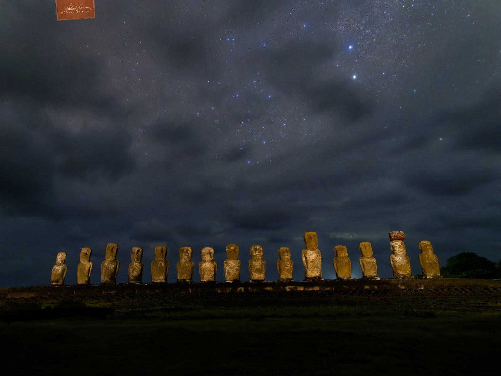 Moai Beneath The Stars Natural Note